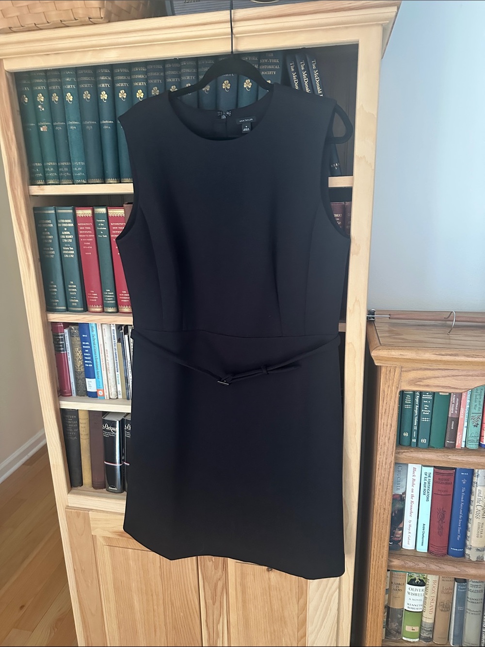 Ann Taylor Black Sleeveless Sheath Dress with Waist Belt